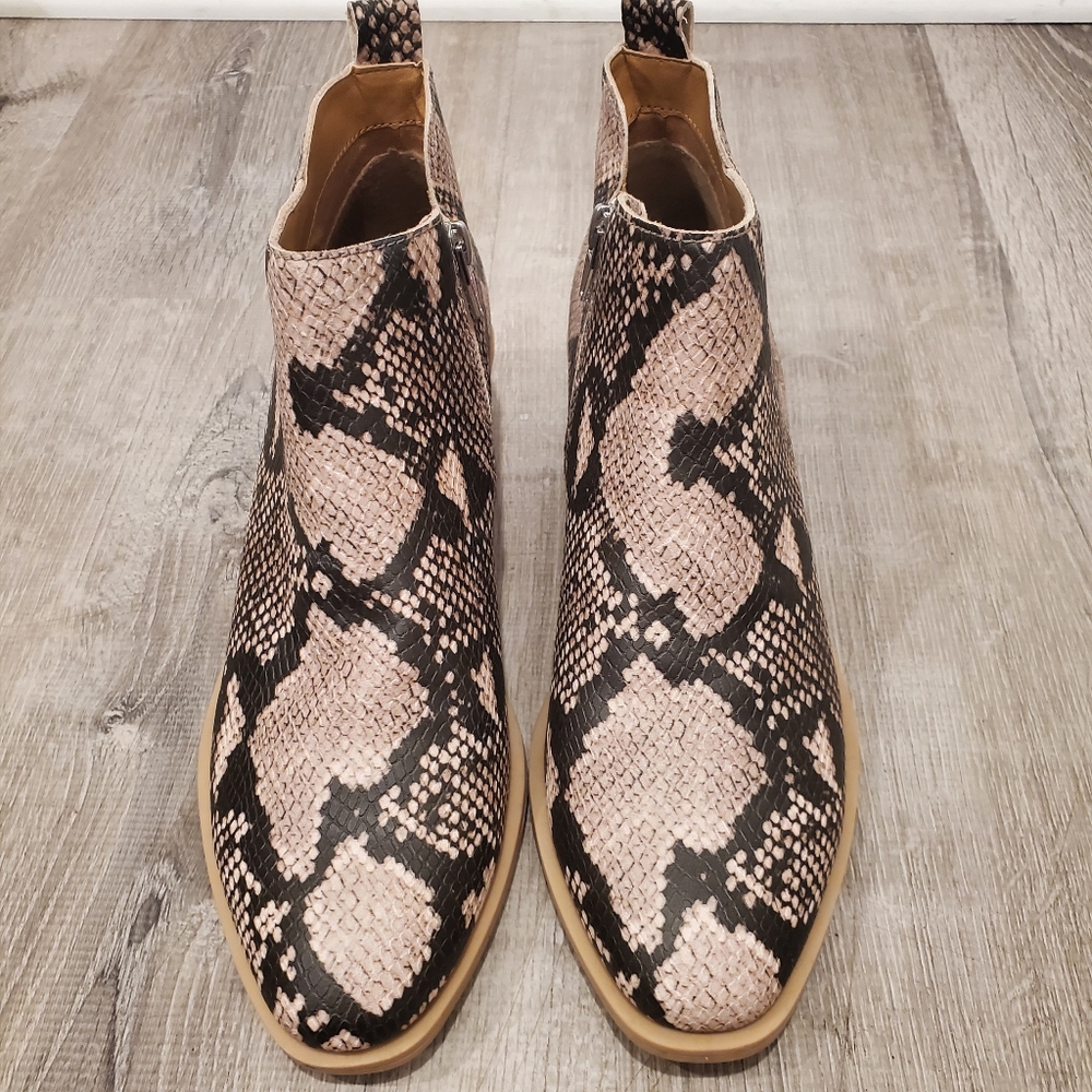 NEW DOLCE VITA Westa Bootie Snake Print - Picture 2 of 5
